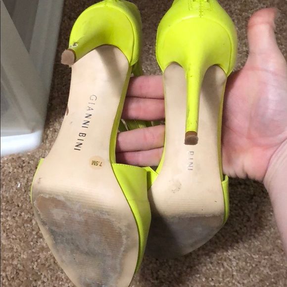 Lime green/yellow heels - Picture 2 of 3